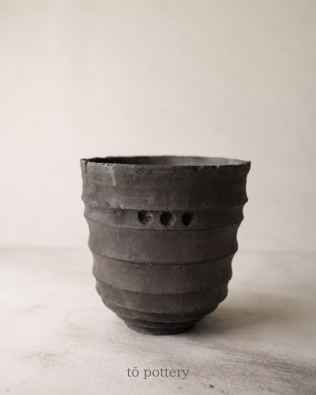 手作り陶芸 黒土の植木鉢 TYPE-11 No.002 tō pottery